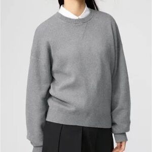 Uniqlo Women's Gray Crew Neck Dry Sweatshirt